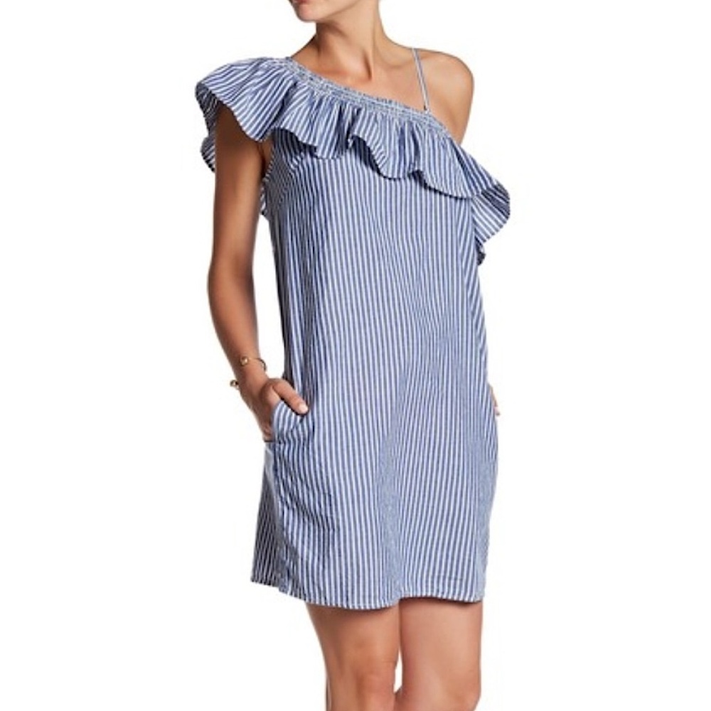 NWT BEACHLUNCHLOUNGE blue white striped one shoulder linen ruffle dress MED new